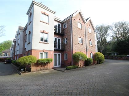 2 Bed Penthouse, Baddow Croft, L25