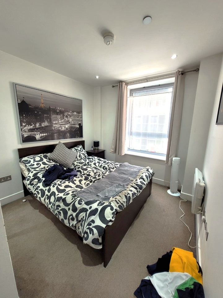 2 Bed Flat, Marsh Street, BS1 photo 3