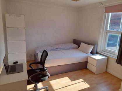 Room in a Shared House, William Street, SN1