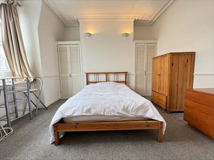 1 Bed Flat, Menzies Road, AB11