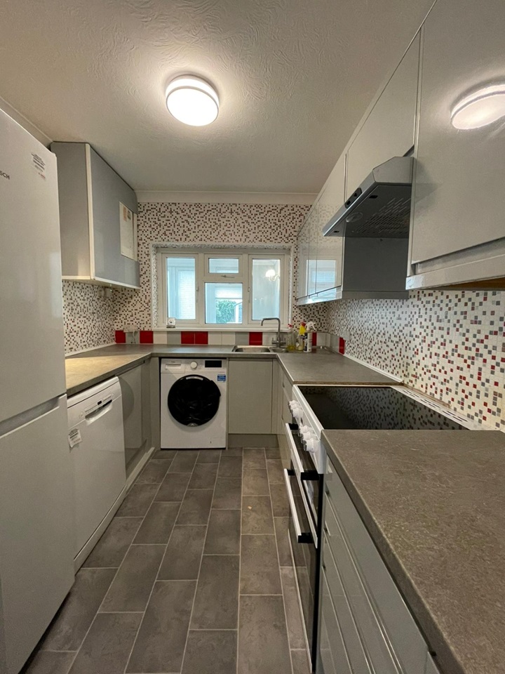 Cheam, Sutton 3 Bed Terraced House, Esher Avenue, SM3 To Rent Now