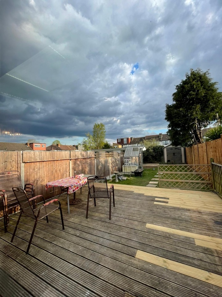 Cheam, Sutton 3 Bed Terraced House, Esher Avenue, SM3 To Rent Now