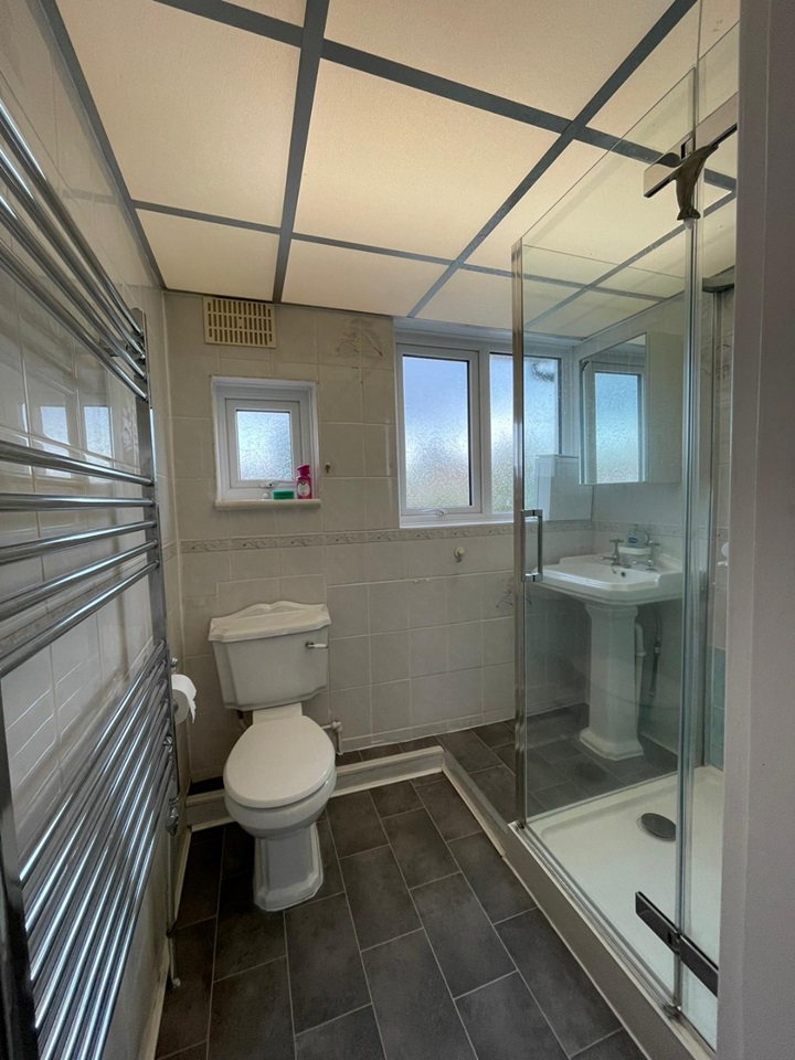 Cheam, Sutton 3 Bed Terraced House, Esher Avenue, SM3 To Rent Now