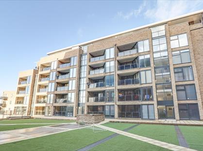 2 Bed Flat, Pullman Square, RM17