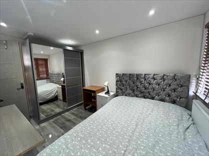 Room in a Shared House, Scarborough Street, E1