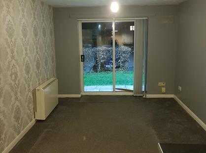 2 Bed Flat, Dudley Close, RM16