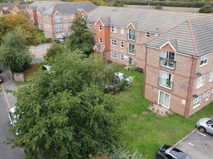 2 Bed Flat, Dudley Close, RM16