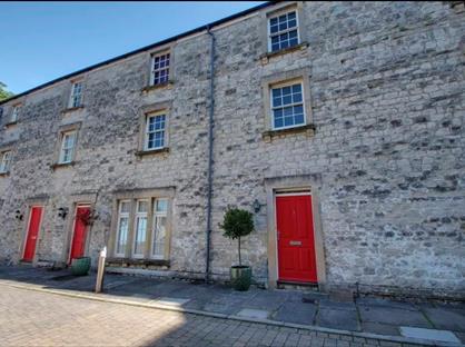 3 Bed Terraced House, West End Court, BA4