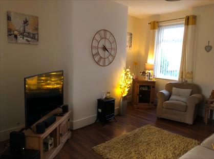 2 Bed Detached House, Northfield Lane, WF4