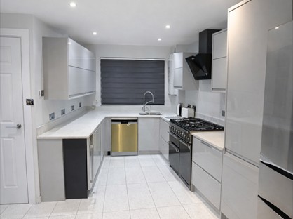 3 Bed End Terrace, Cozens Lane East, EN10