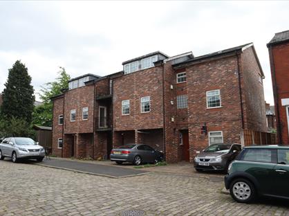 2 Bed Flat, New Beech Court, SK4