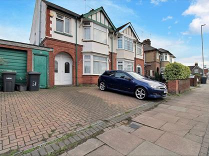3 Bed Semi-Detached House, Grange Avenue, LU4