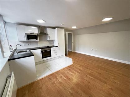1 Bed Flat, Rose & Crown Walk, CB10