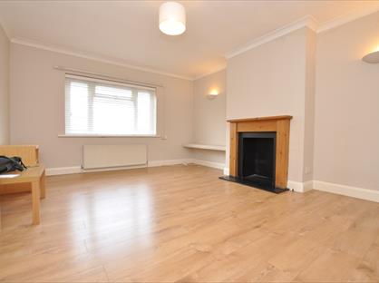 2 Bed Flat, Linksview, N2
