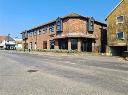 1 Bed Flat, Claremont House, KT12