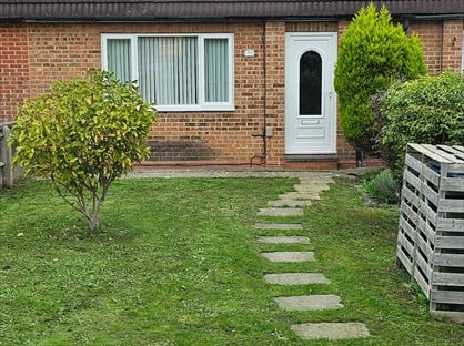 3 Bed Terraced House, Champion Way, OX4