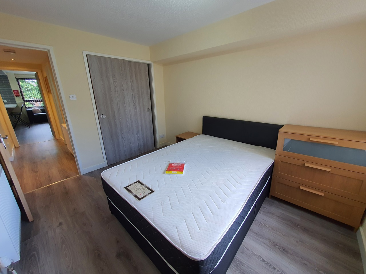 Glasgow - 2 Bed Flat, Milnpark Gardens, G41 - To Rent Now for £1,150.00 p/m