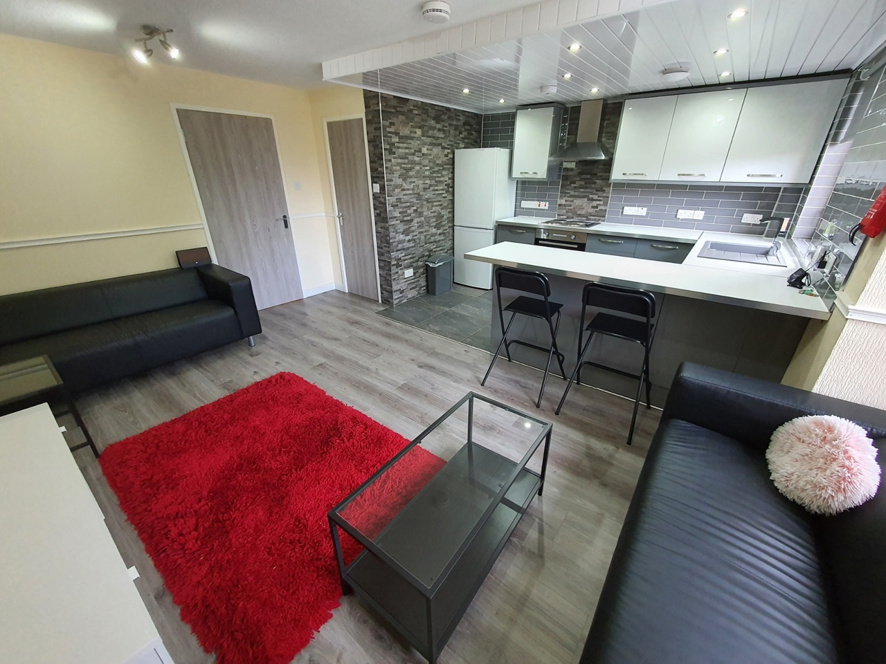 Glasgow - 2 Bed Flat, Milnpark Gardens, G41 - To Rent Now for £1,150.00 p/m