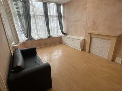 4 Bed Semi-Detached House, Quicks Road, SW19