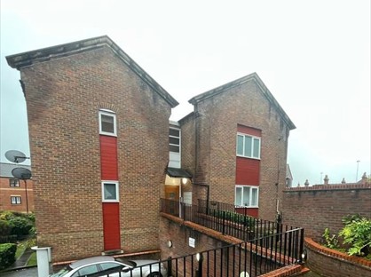 2 Bed Flat, St. Marys Grove, RG1
