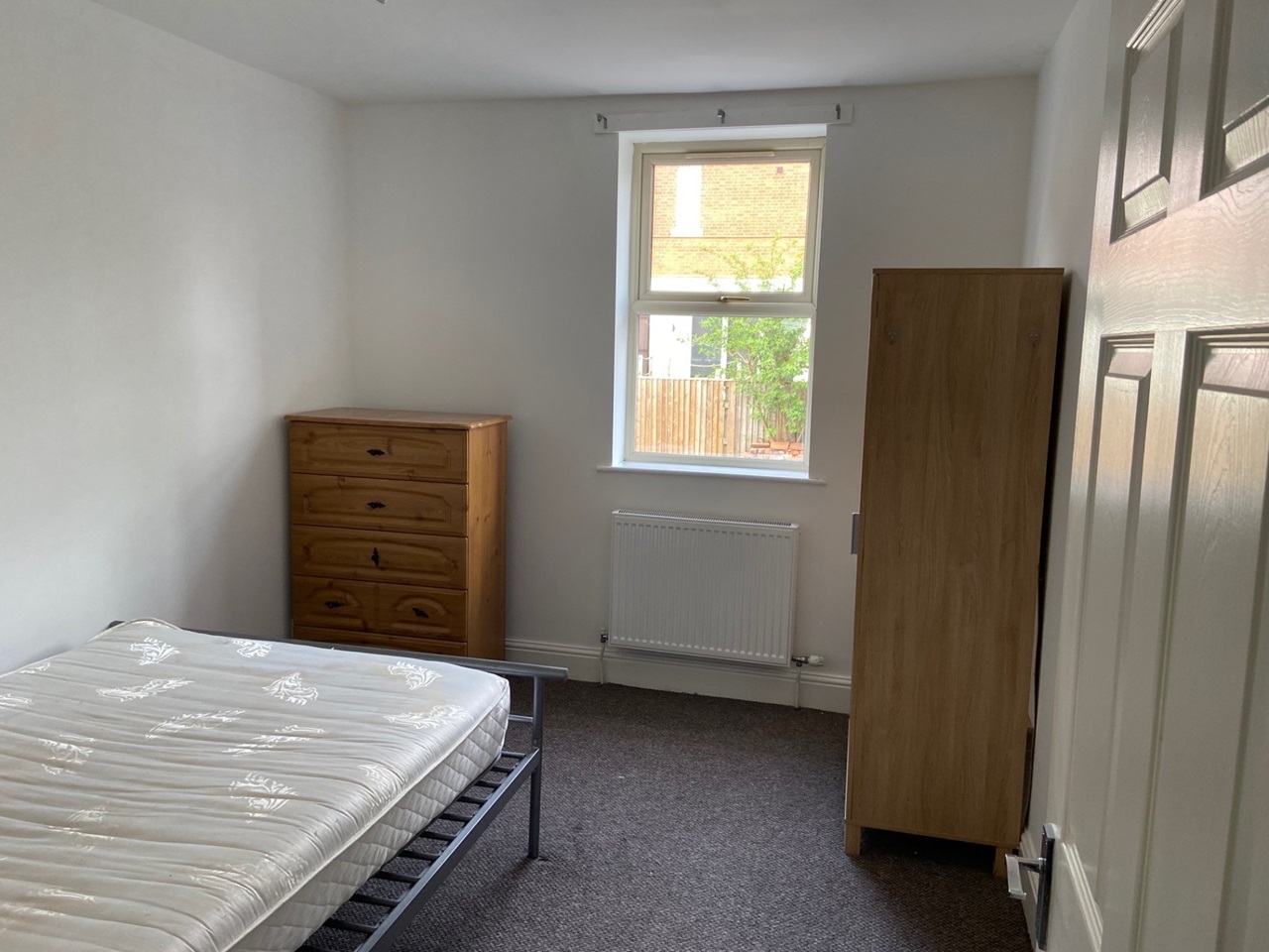 Sale 2 Bed Flat, Northenden Road, M33 To Rent Now for £1,045.00 p/m