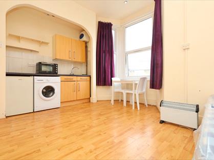 Studio Flat, Kyverdale Road, N16