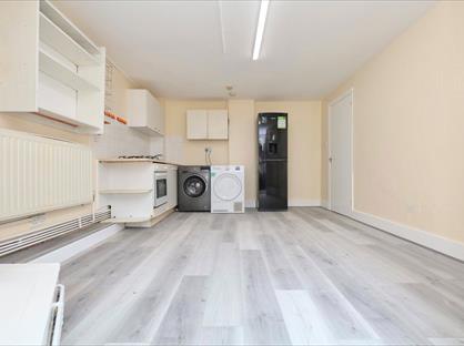 1 Bed Flat, Kyverdale Road, N16