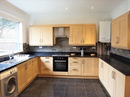 4 Bed End Terrace, Langdale Avenue, CR4