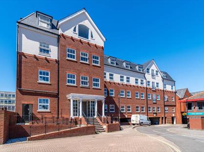 1 Bed Flat, Vantage House, RG21