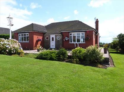3 Bed Bungalow, Park Lane, ST8