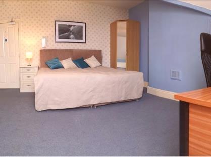Room in a Shared House, Westbourne Grove, YO11