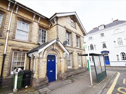 1 Bed Flat, Broad Street, HR6