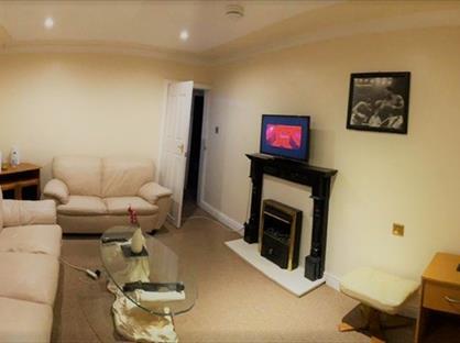 2 Bed Flat, Snowden Way, ST3