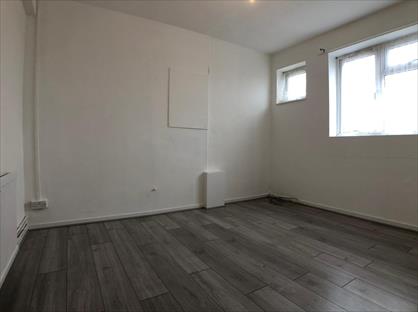 2 Bed Flat, Uxbridge Road, UB4