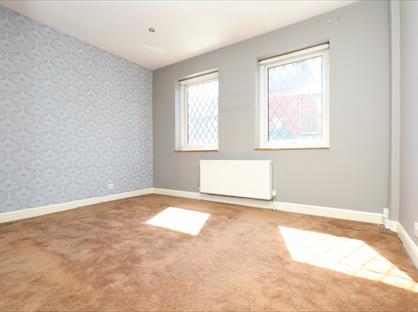 4 Bed Terraced House, Lowestoft Close, E5