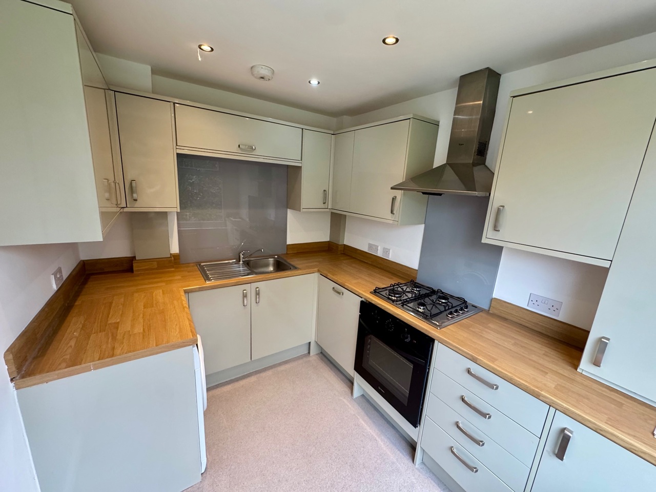 Additional image 2 of 2 Bed Flat, High Moor Court, LS17, N1 7GU