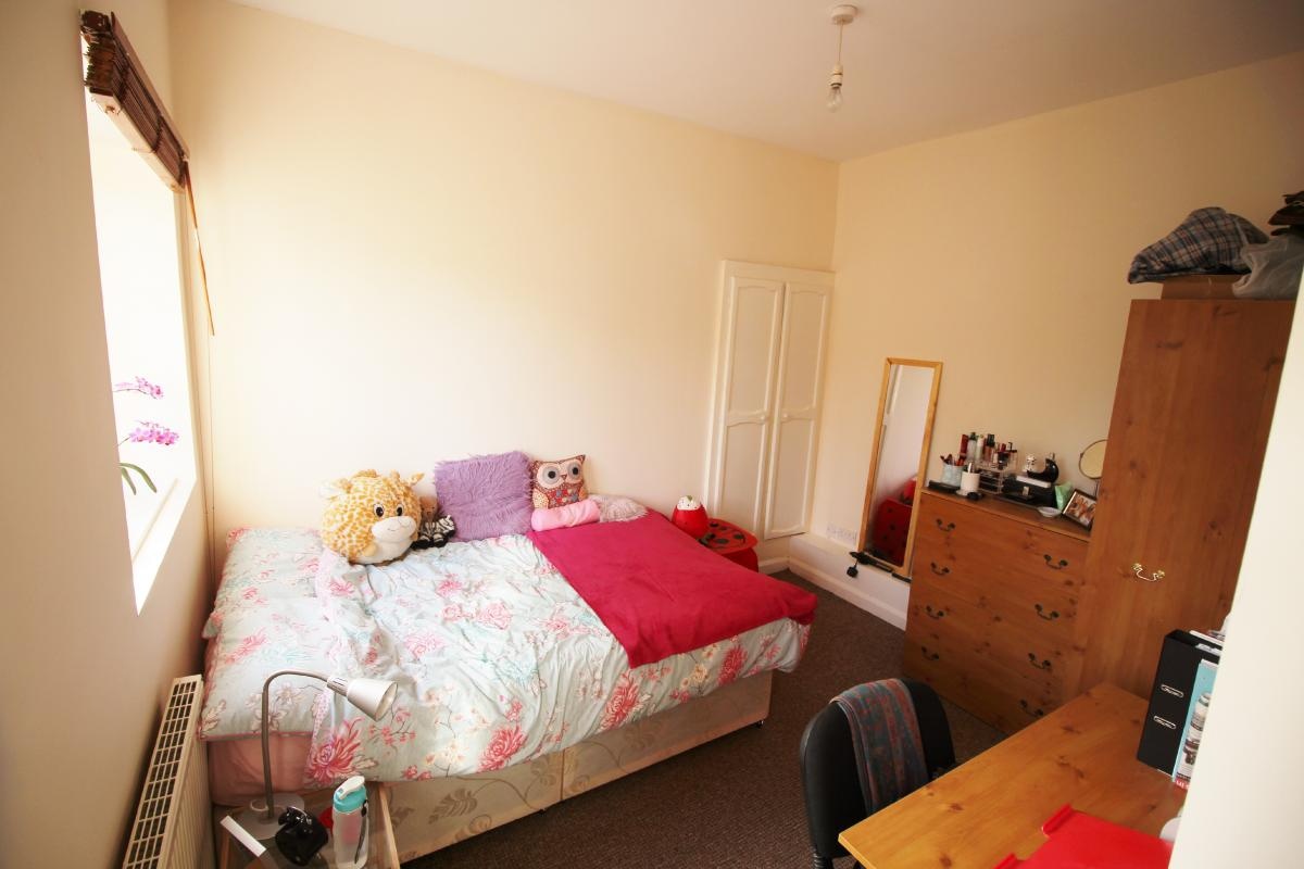 3 Bed Flat, Cardigan Road, LS6 photo 5