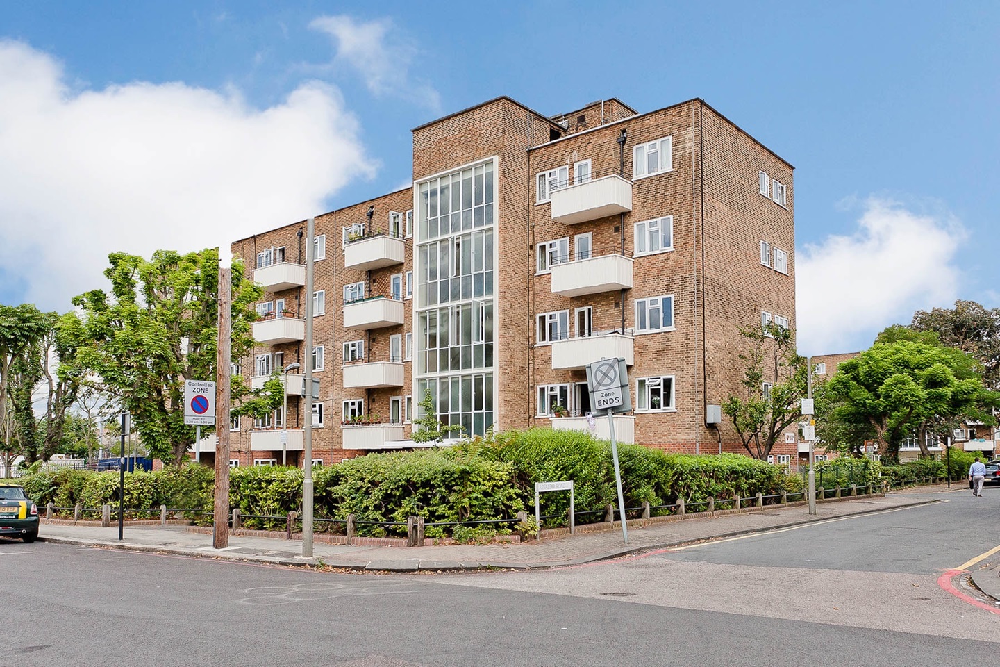 London 1 Bed Flat, Caistor House, SW12 To Rent Now for £1,800.00 p/m