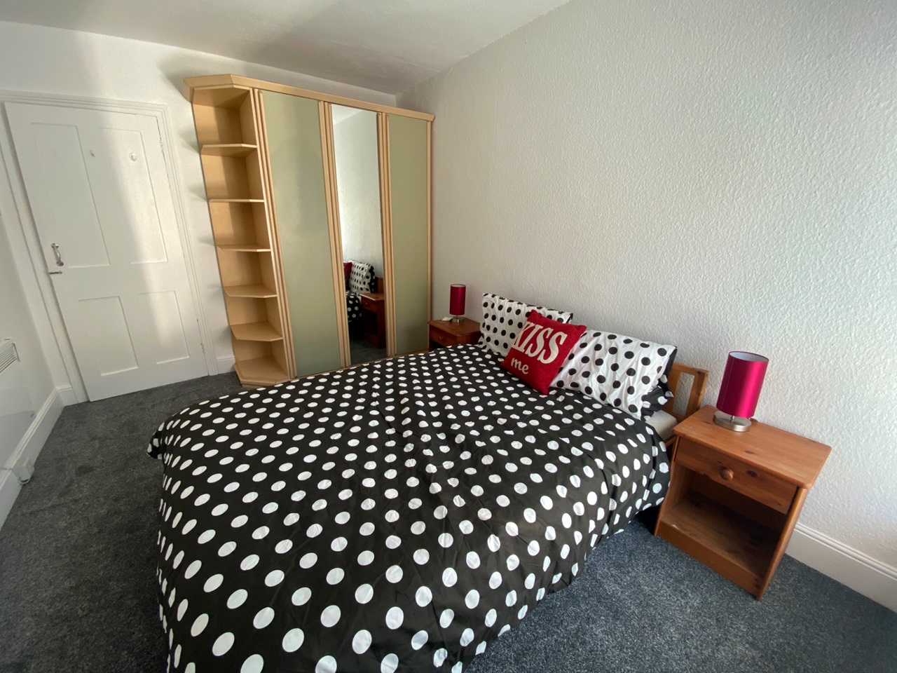 Newquay 2 Bed Flat, Cheltenham Place, TR7 To Rent Now for £910.00 p/m