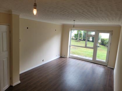 2 Bed Maisonette, Lewins Road, KT18