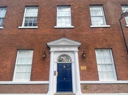 2 Bed Flat, Langton Lodge, WF1