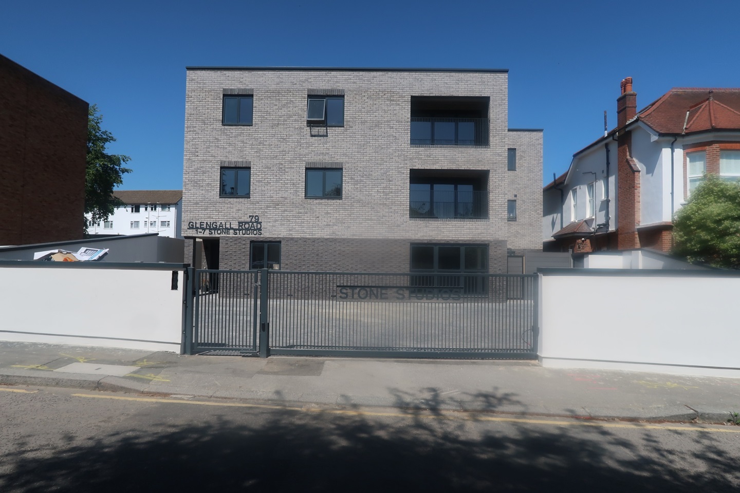 Woodford Green - 2 Bed Flat, Glengall Road, IG8 - To Rent Now for £ ...