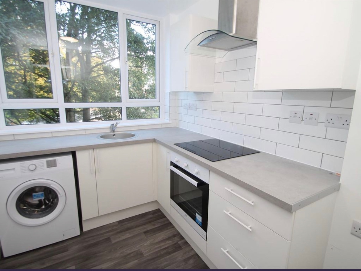 1 Bed Flat, Elmwood Court, B5