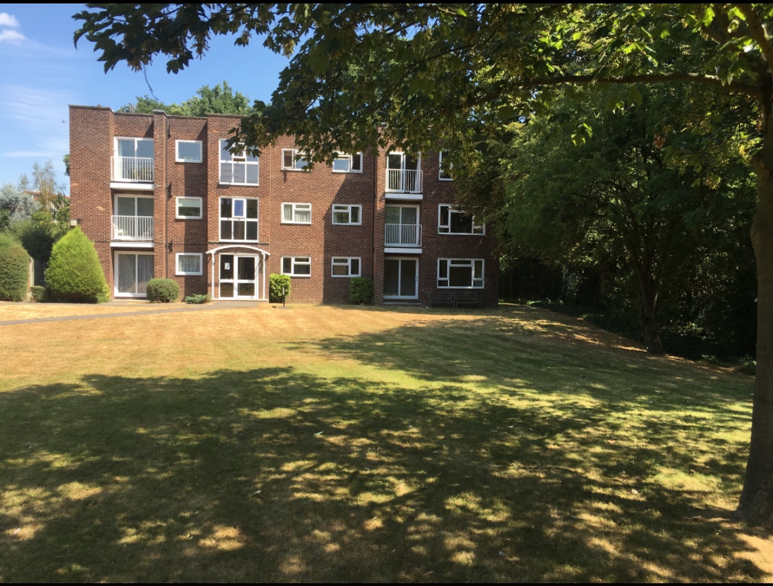 London 2 Bed Flat, Snaresbrook, E11 To Rent Now for £1,850.00 p/m