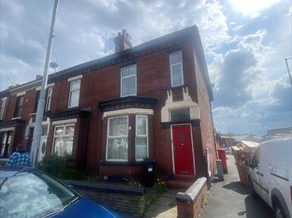 3 Bed Terraced House, Carrington Road, SK1