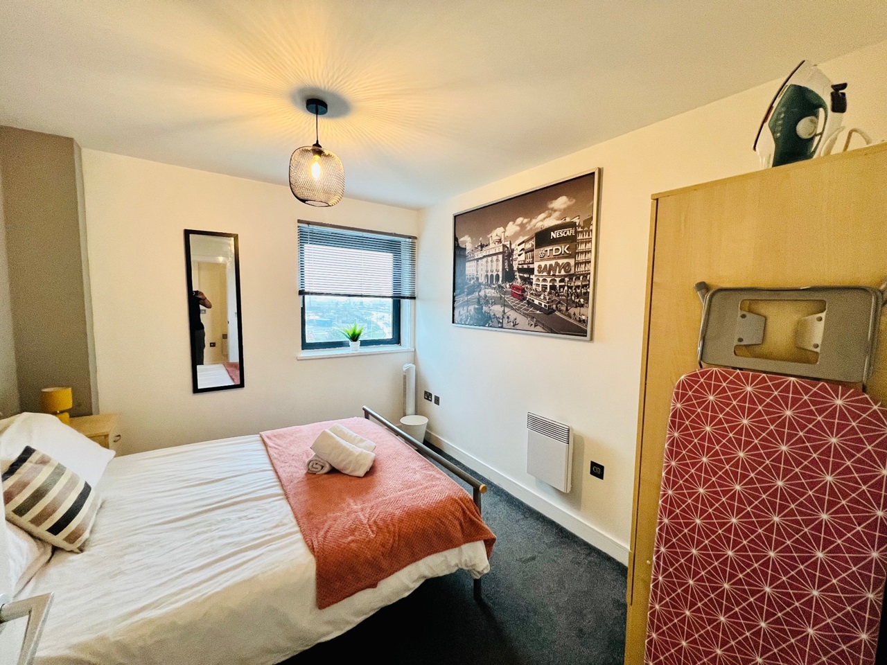 Cardiff 2 Bed Flat, Galleon Way, CF10 To Rent Now for £1,300.00 p/m