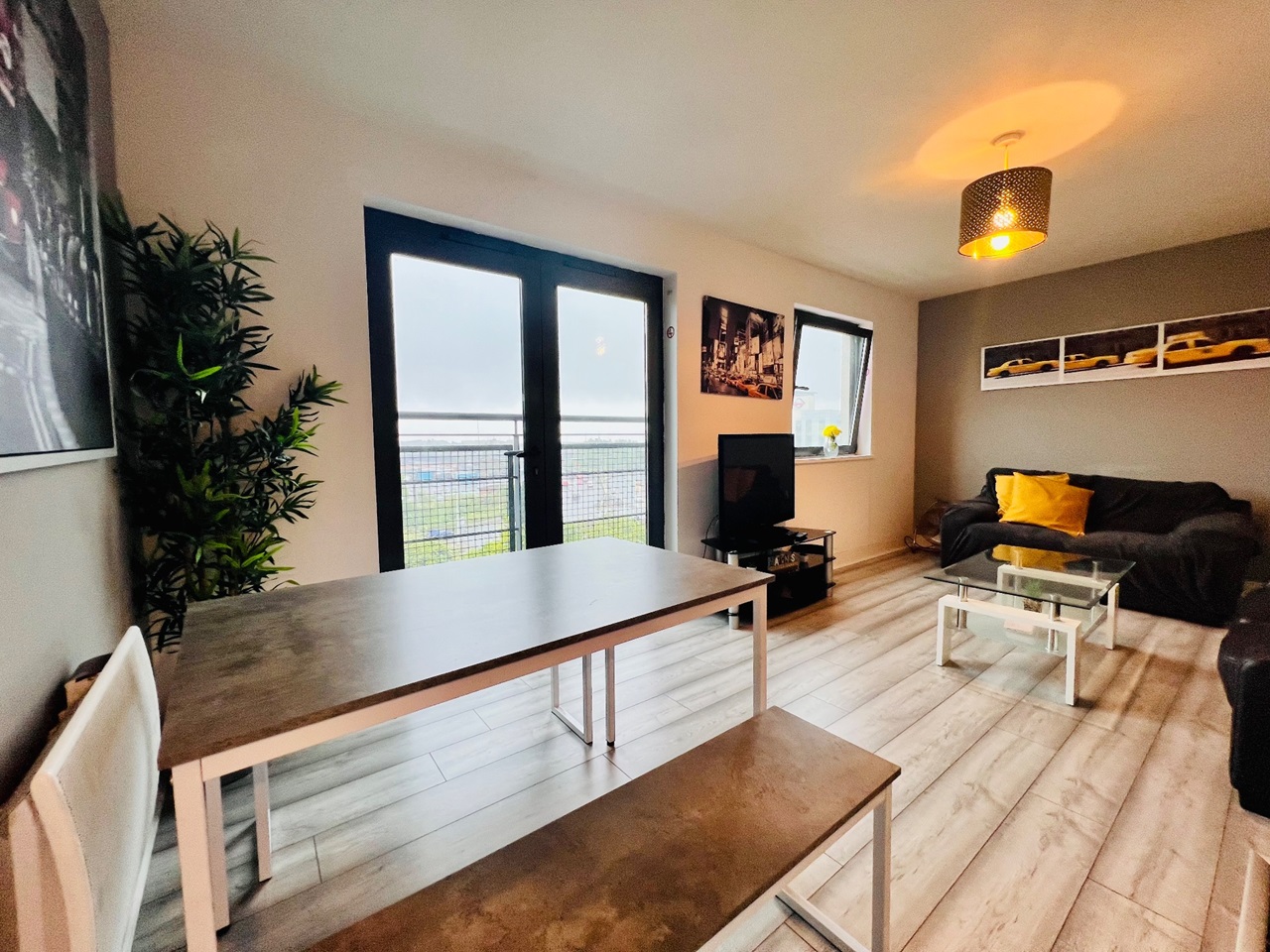 Cardiff 2 Bed Flat, Galleon Way, CF10 To Rent Now for £1,300.00 p/m