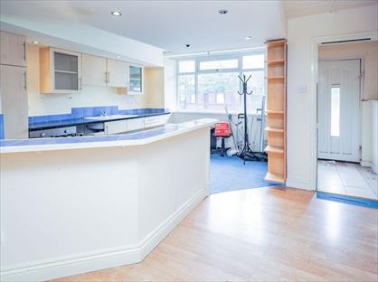 4 Bed Terraced House, Morgan Street, NP22