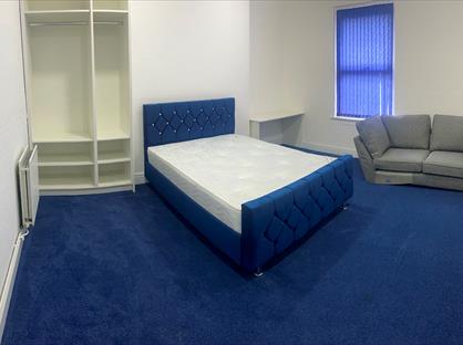 8 Bed Semi-Detached House, Aldridge Road, B42