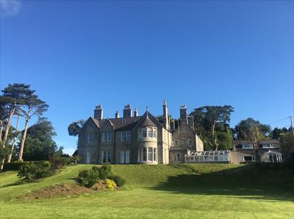 1 Bed Flat, Cornelyn Manor, LL58